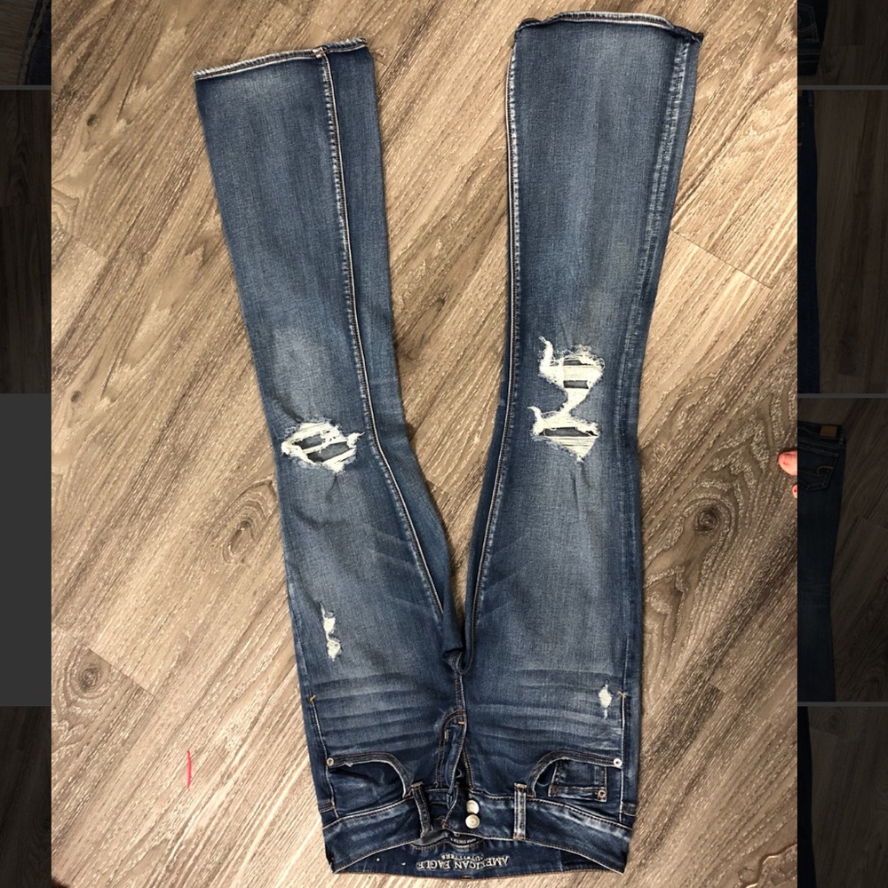 Bootcut, semi flare jeans.